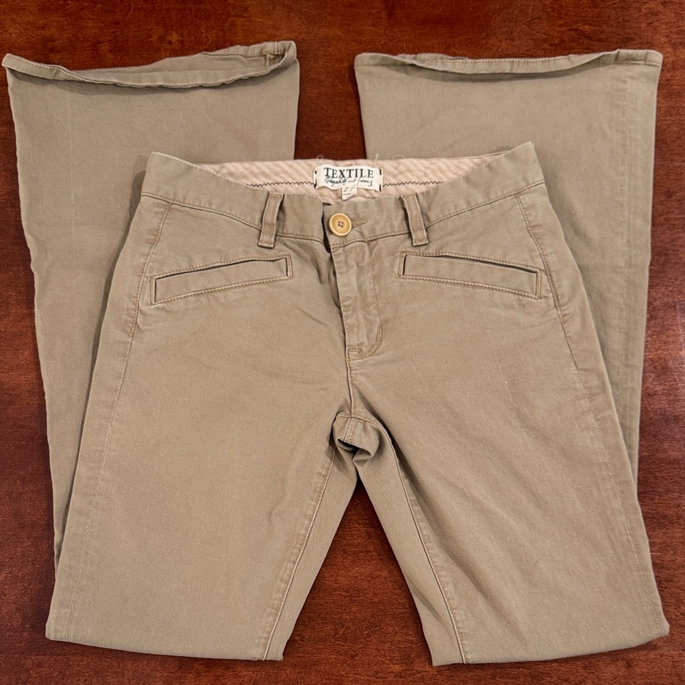 Textile by Elizabeth and James “Linda” Trouser-like Khaki Flare Jeans Sz 27